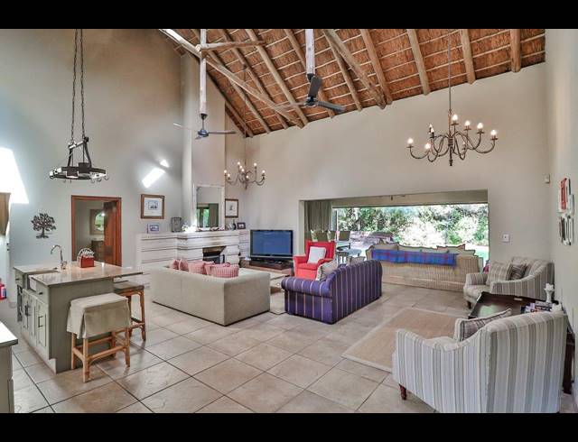 4 BEDROOM HOUSE FOR SALE IN LAKELAND ESTATE